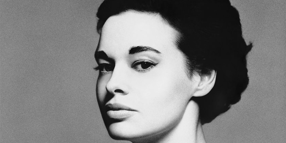 Black and white photo of Gloria Vanderbilt